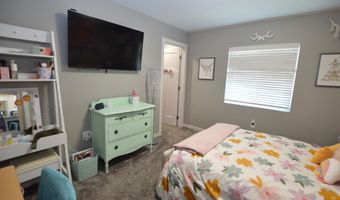 2413 S Lawson St, Aberdeen, SD 57401
