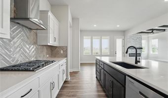 1617 Grayhawk Dr, Basehor, KS 66007