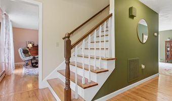 40 White Pine Dr, Glocester, RI 02814