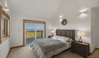 22000 SE Upper Matthews Creek Ln, Amity, OR 97101