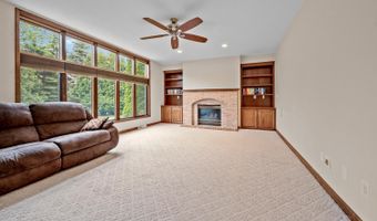 209 E TIMBERLINE Dr, Appleton, WI 54913
