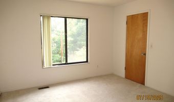 1 Westbury Ct, Ann Arbor, MI 48105