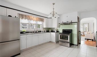 177 Midwood St, Cranston, RI 02910