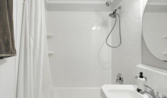 3504 MARTHA CUSTIS Dr 315, Alexandria, VA 22302