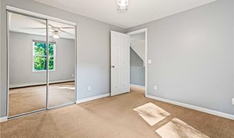 24 Smith St, Lincoln, RI 02865