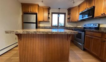 3 Buttonwood St 1, Bristol, RI 02809