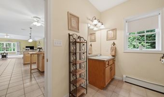 43 Emerson Rd, Chester, NH 03036