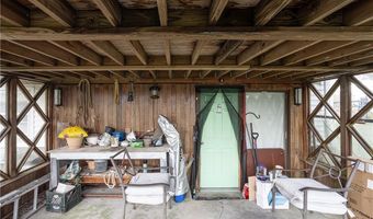 37 Squantum Dr, Middletown, RI 02842