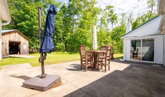 9578 Maplewood St, Angola, NY 14006