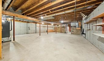 30 Dutchess Dr, Cranston, RI 02921