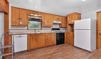 233 E 22nd St, Baxter Springs, KS 66713