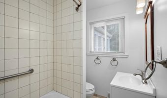7408 MASONVILLE Dr, Annandale, VA 22003