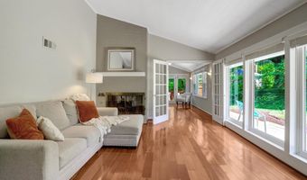 5919 KELLEY Ct, Alexandria, VA 22312