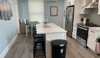 35 Elm St B, Newport, RI 02840