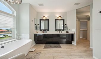 807 CHIPAWAY Dr, Apollo Beach, FL 33572