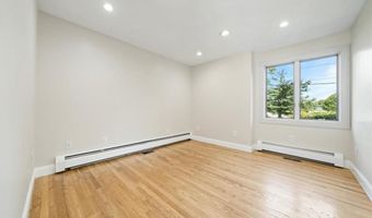 30 Dutchess Dr, Cranston, RI 02921
