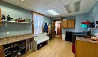 802 7th St, Britton, SD 57430