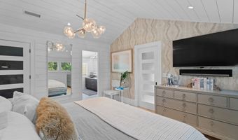 8 Gaylea Dr, Branford, CT 06405