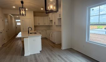 140 Hunter Ridge Dr, Boiling Springs, SC 29316