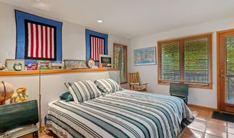 107 S Merrivale Ave, Beverly Shores, IN 46301