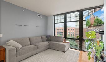 1021 N GARFIELD St 517, Arlington, VA 22201