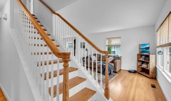 704 SEVERN Ave, Annapolis, MD 21403