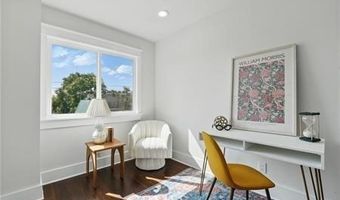 2111 S Bronson Ave, Los Angeles, CA 90018