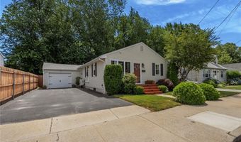 1958 Cranston St, Cranston, RI 02920