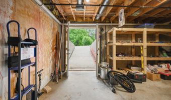 5152 Briar Ridge Dr, Aurora, IN 47001