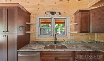 167 Apple Cove Rd, Banner Elk, NC 28604