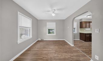 378 Hillwood Dr, Akron, OH 44320