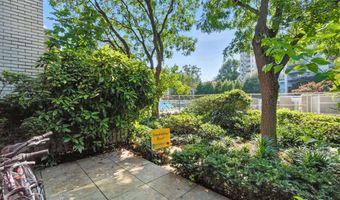 4979 BATTERY Ln 4979-1, Bethesda, MD 20814