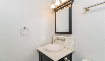 808 Timberfield Dr, Ballwin, MO 63021