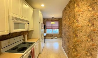 2322 Fox Meadow Dr, Allentown, PA 18104