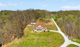 692 N Parker Ln, Bloomfield, IN 47424