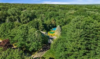 20 Adirondack Dr, East Greenwich, RI 02818