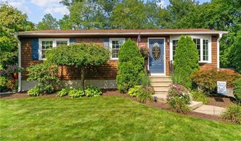 72 Winifred Ave, Warwick, RI 02889