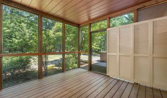 82 Pilgrim Dr, Bedford, NH 03110