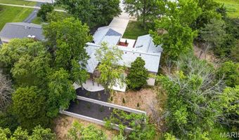 863 Woods Mill Rd, Ballwin, MO 63011