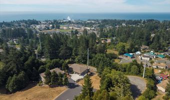 7774 Zoe Dr, Brookings, OR 97415