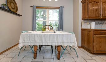 1016 Daniels St, Aurora, MO 65605