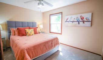 5306 Arapahoe Ln, Madison, WI 53704