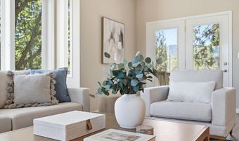 215 Piedmont Dr, Ashland, OR 97520