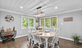 8605 ARDFOUR Ln, Annandale, VA 22003