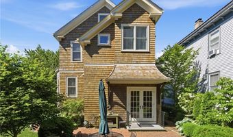 6 Brooks Ave, Newport, RI 02840