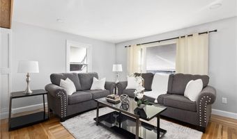 17 Loring St, Cranston, RI 02920