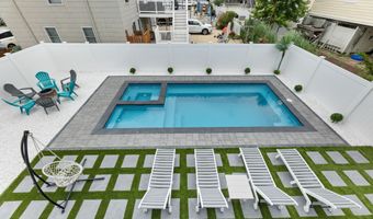 18 Mea Ln, Beach Haven, NJ 08008
