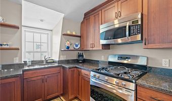 30 Brewer St 3, Newport, RI 02840