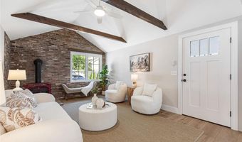 22 Castle St 3, East Greenwich, RI 02818