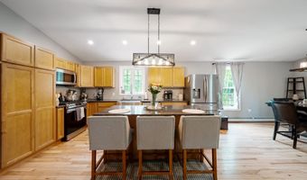 82 Parkey Rd, Barnstead, NH 03218